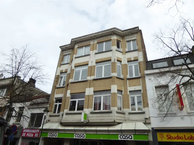 Appartement te huur in Etterbeek – 1/8