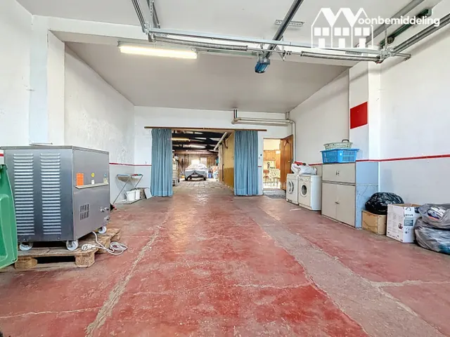 Woning met magazijn à vendre à Erembodegem – 1/25