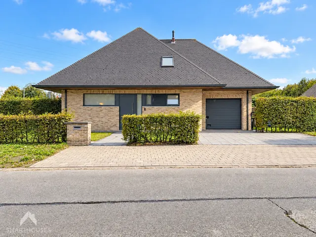 Huis à vendre à Oostrozebeke – 1/21