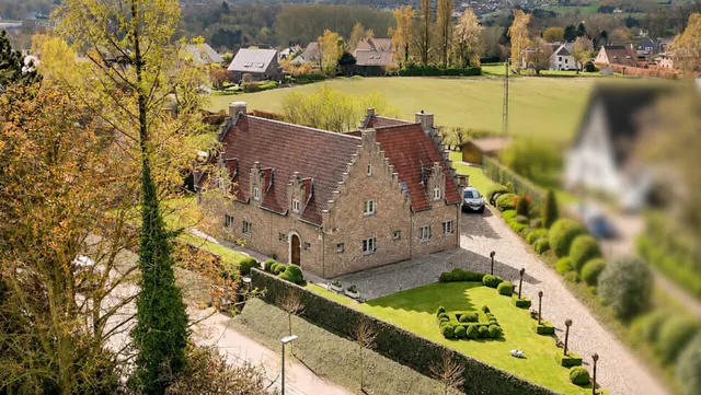Villa à vendre à Dilbeek – 1/10