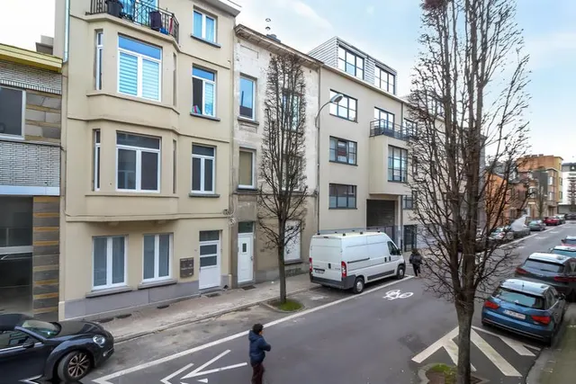 Appartement te koop in Jette – 1/6