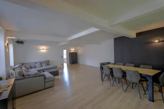 Appartement te koop in Charleroi – 1/9