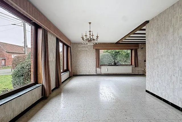 Huis te koop in Isières – 1/10