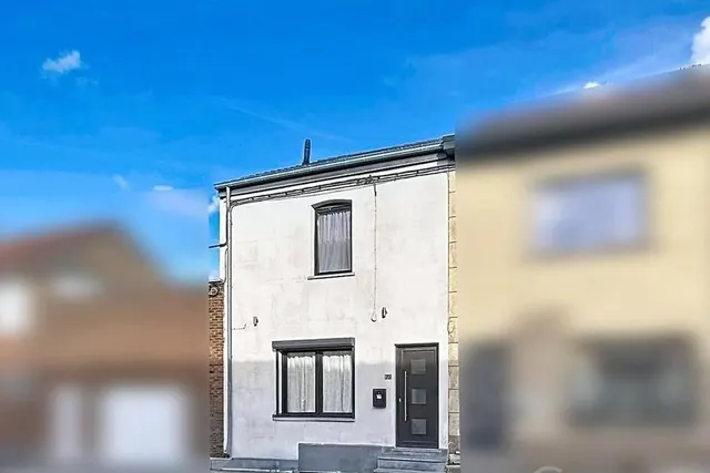 Huis te koop in Chatelineau – 1/10