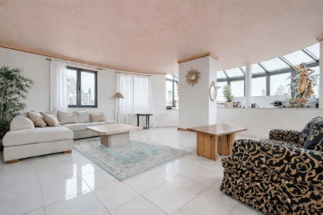 Appartement te koop in Koekelberg – 1/10