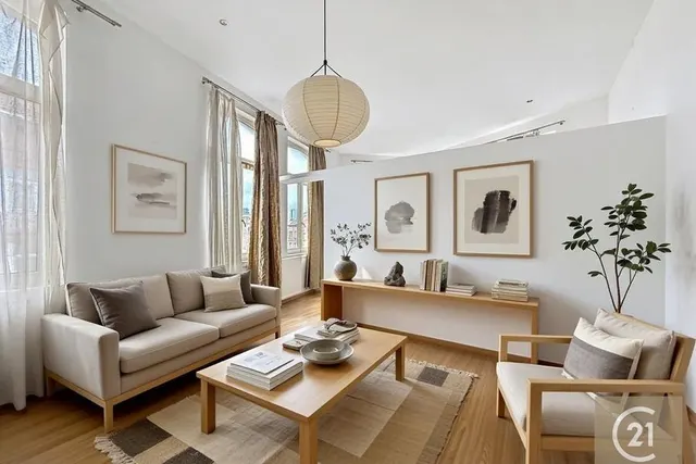 Appartement te koop in Schaerbeek – 1/10