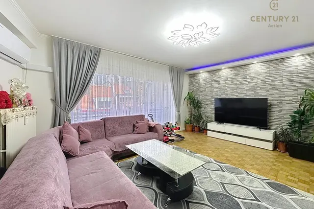 Appartement te koop in Schaerbeek – 1/10