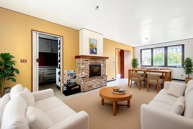 House for sale in Châtelet – 1/4