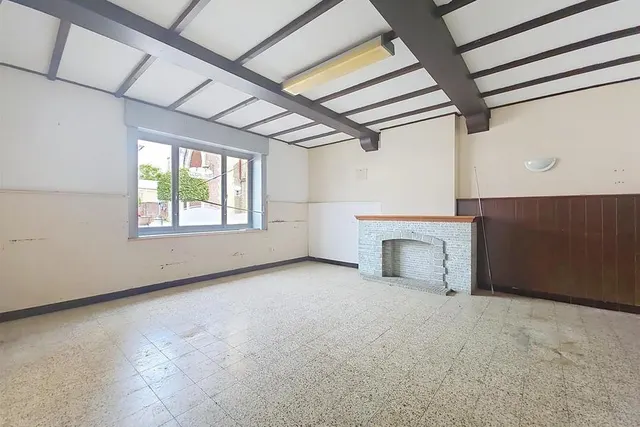 Maison à vendre à Pont-À-Celles – 1/4