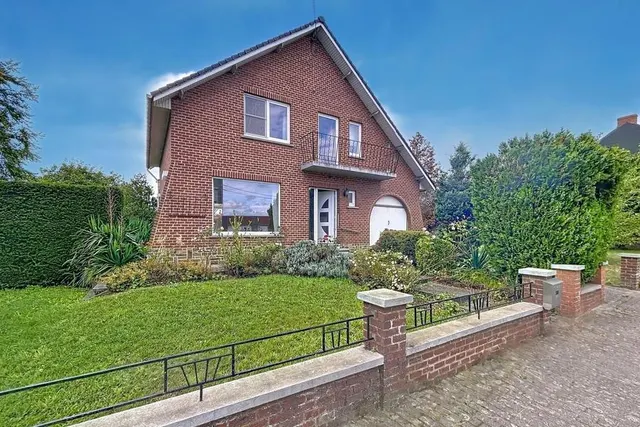 Maison à vendre à Pont-À-Celles – 1/4