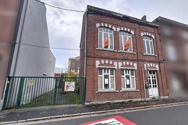 Maison à vendre à Mont-Sur-Marchienne – 1/4