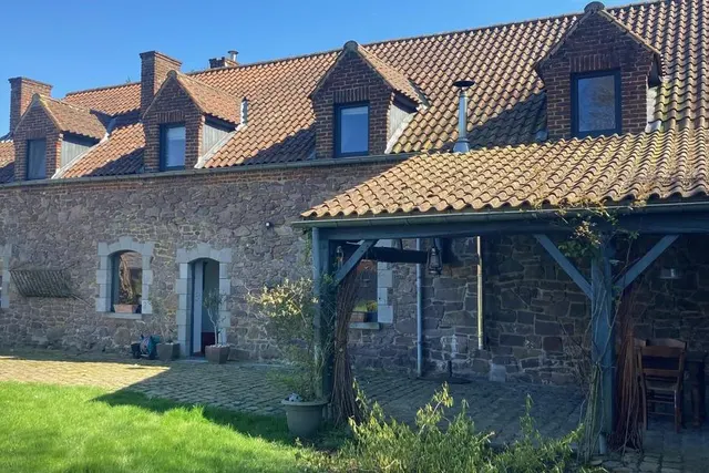 Huis te huur in Bienne-Lez-Happart – 1/10