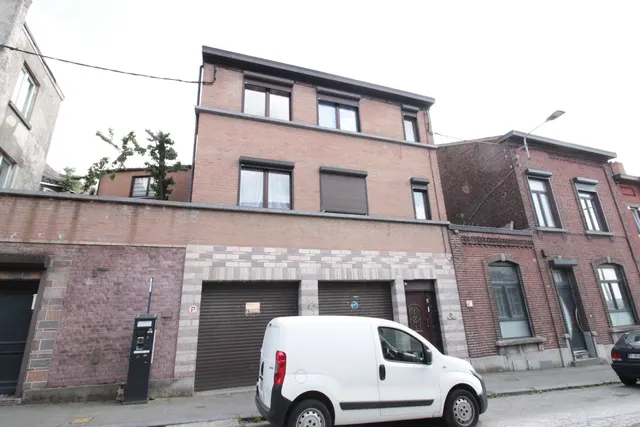 Huis te koop in Charleroi – 1/9
