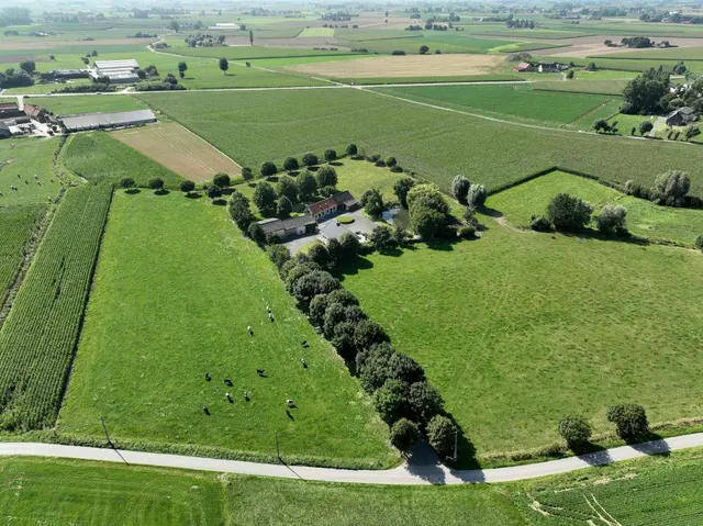 Villa-landhuis te koop in Alveringem – 1/10