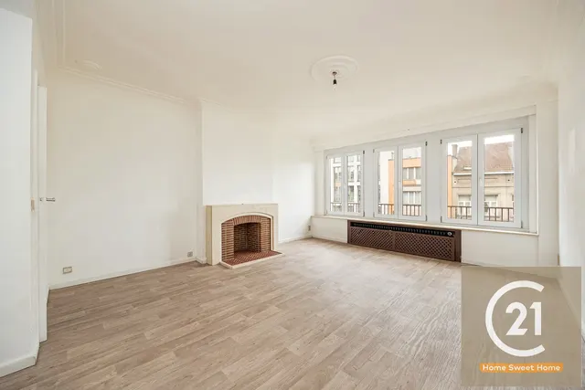 Appartement te koop in Schaerbeek – 1/10