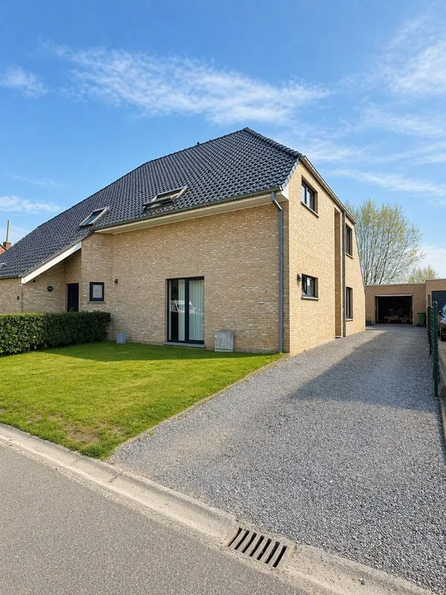 Huis te koop in Sleidinge – 1/10