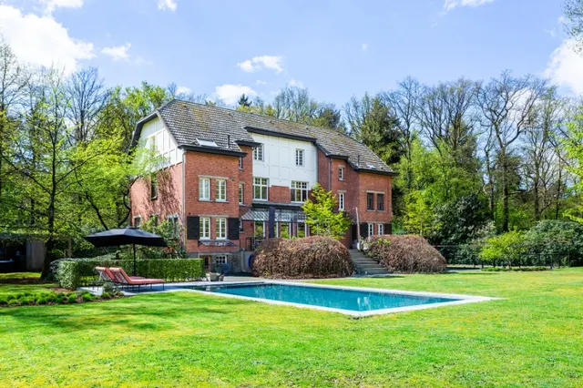 Villa te koop in Brasschaat – 1/10