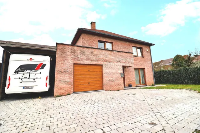 Huis te koop in Monceau-sur-Sambre – 1/10
