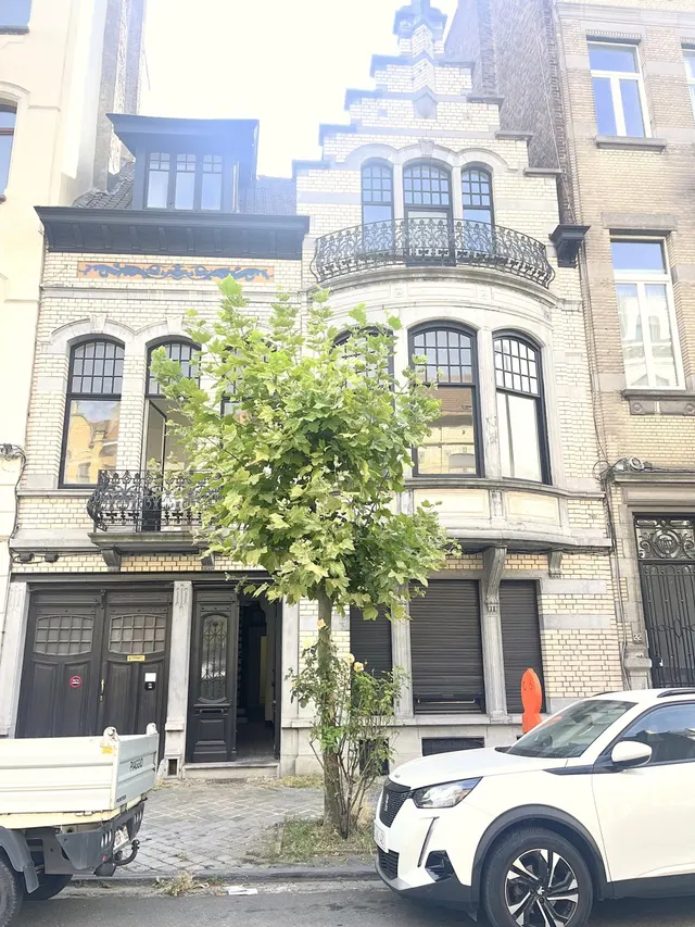 Huis te koop in Schaerbeek – 1/10