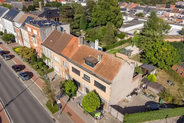 Huis te koop in Hemiksem – 1/10