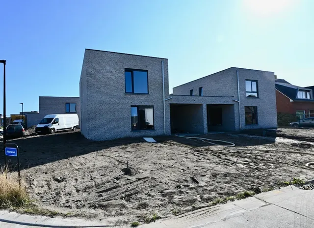 Eengezinswoning for sale in Weelde – 1/5