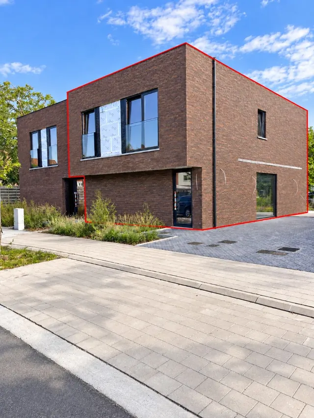 Halfopen woning te koop in Roeselare – 1/8