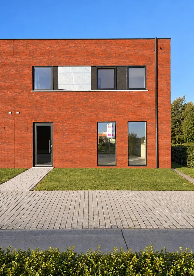 Halfopen woning te koop in Ieper – 1/10