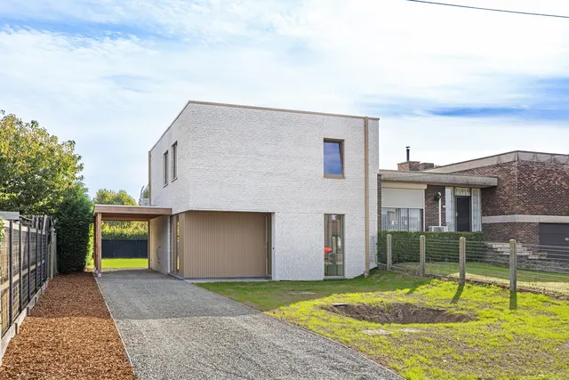 Moderne villa for sale in Kermt – 1/10