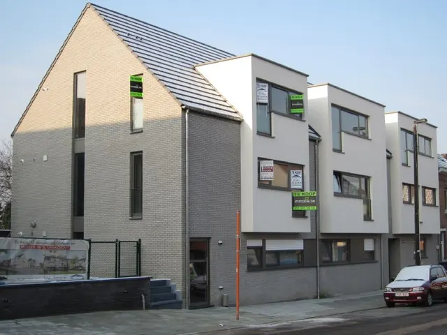 Appartement te koop in Burcht – 1/10