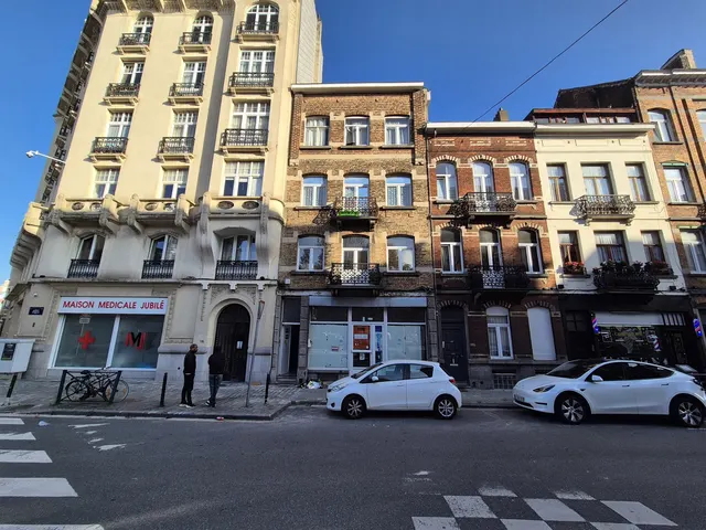 Appartement à vendre à Molenbeek-Saint-Jean – 1/8