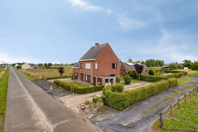 Huis te koop in Leke – 1/10