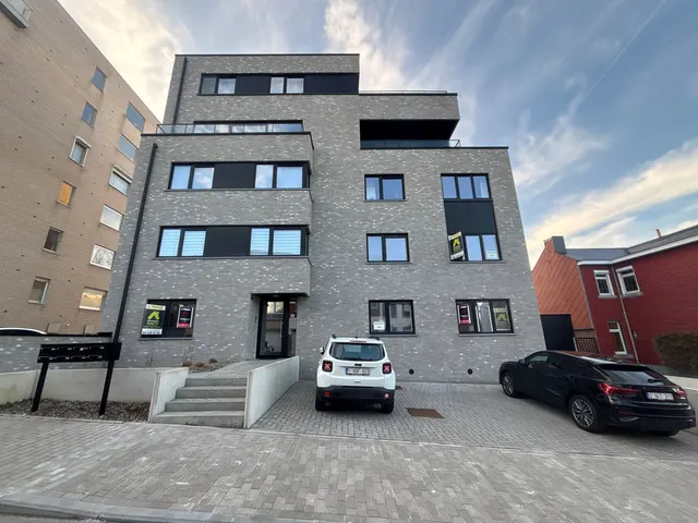 Appartement te koop in Seraing – 1/10