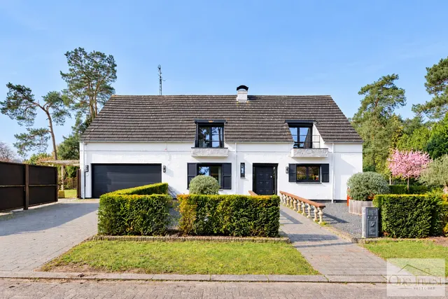 Villa te koop in Lommel – 1/10