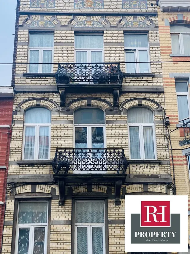 Appartement te koop in Schaerbeek – 1/10