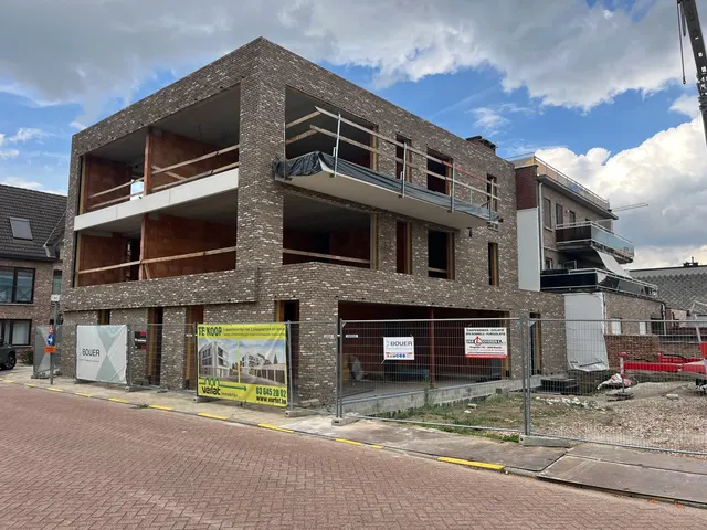 Appartement te koop in Broechem – 1/6