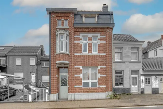 Huis te koop in Ében-Émael – 1/10