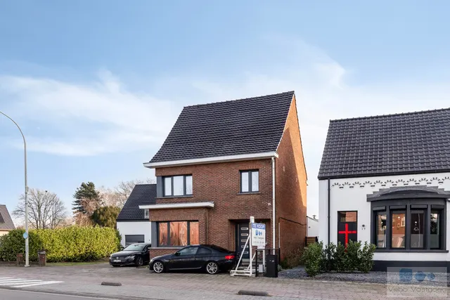 Eengezinswoning te koop in Grobbendonk – 1/10