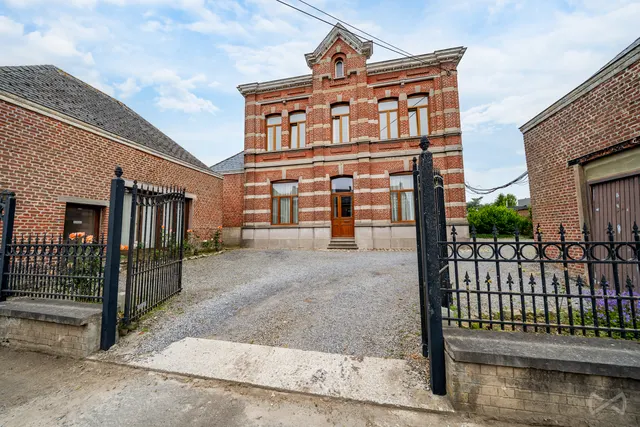 Maison à vendre à Chièvres – 1/10