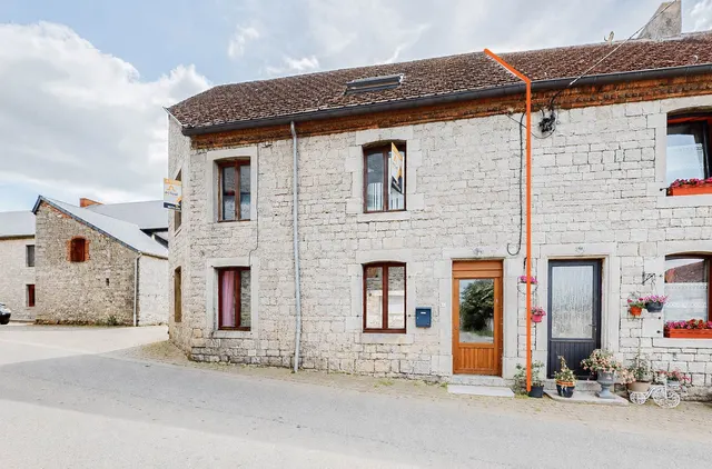 Huis te koop in Senzeilles – 1/10