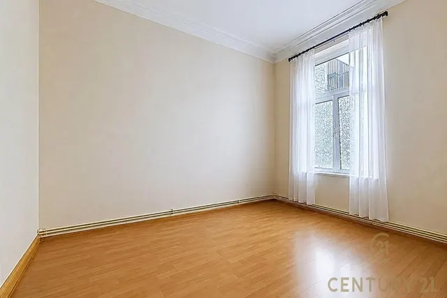 Huis te koop in Etterbeek – 1/10
