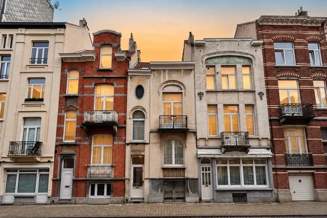 Huis te koop in Schaerbeek – 1/10