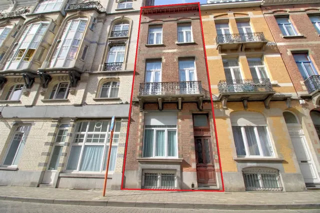 Huis te koop in Schaerbeek – 1/10