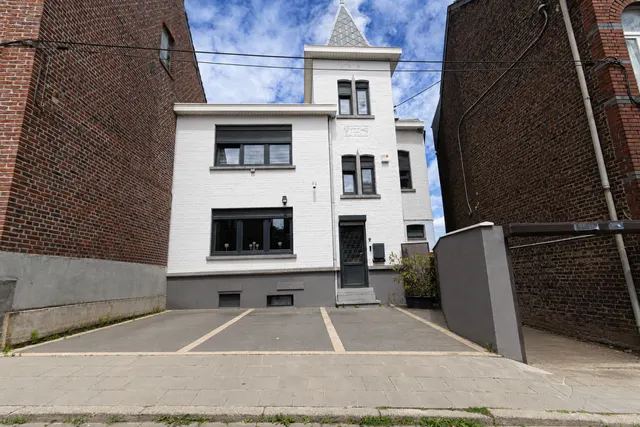 Maison à vendre à Couillet – 1/4