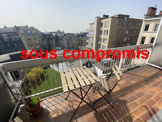 Studio te koop in Ixelles – 1/10