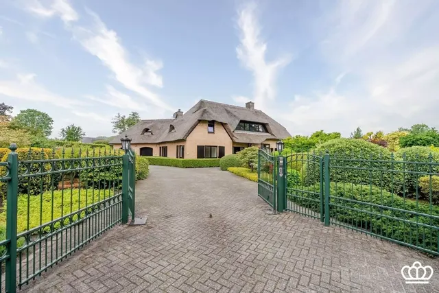Villa à vendre à Essen – 1/10