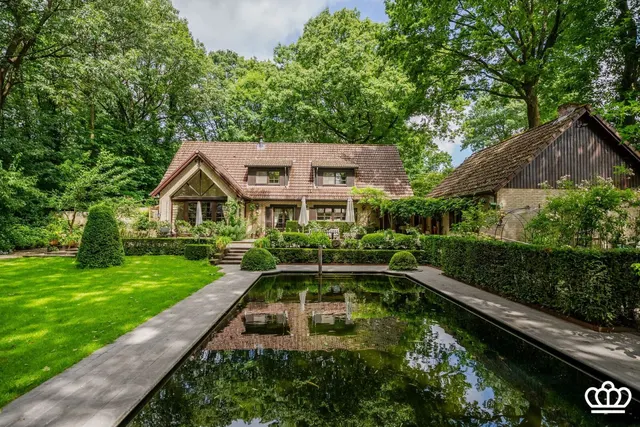 Villa à vendre à Essen – 1/10