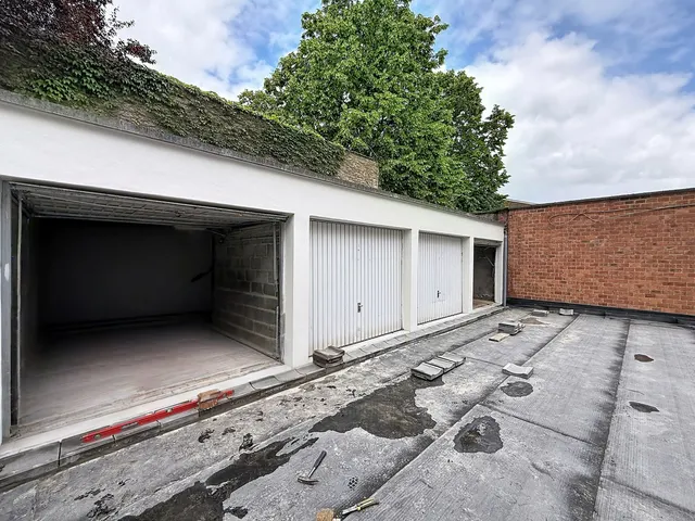 Gesloten Garagebox for sale in Ixelles – 1/2