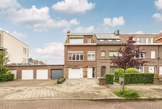 Huis te koop in Merksem – 1/10