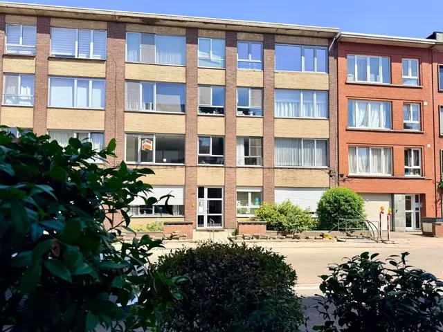 Appartement te koop in Deurne – 1/10