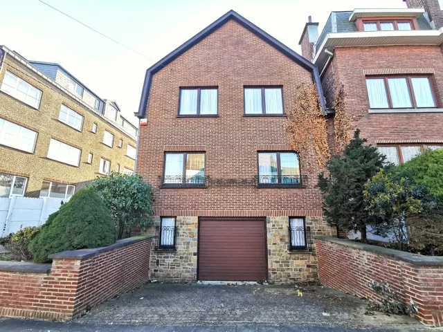 Maison unifamiliale te huur in Gembloux – 1/10